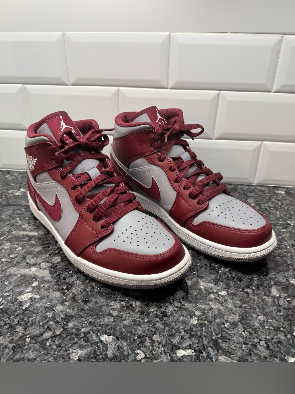 Air Jordan 1 Mid View 4